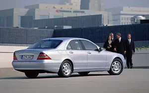  Mercedes-Benz S320 W220 - 1998