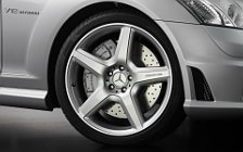   Mercedes-Benz S65 AMG - 2005