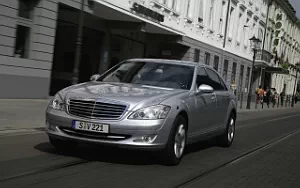   Mercedes-Benz S600 Guard - 2006
