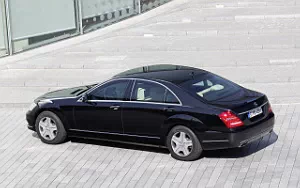   Mercedes-Benz S600 Guard - 2011