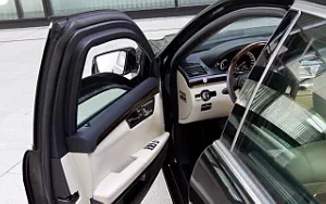   Mercedes-Benz S600 Guard - 2011
