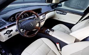   Mercedes-Benz S600 Guard - 2011