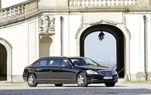   Mercedes-Benz S600 Pullman Guard - 2011