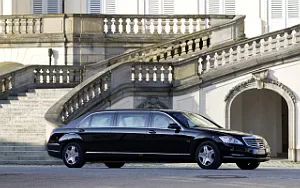   Mercedes-Benz S600 Pullman Guard - 2011