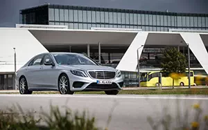   Mercedes-Benz S63 AMG - 2013