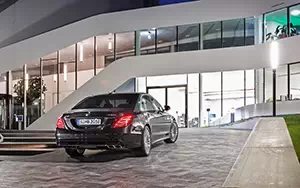   Mercedes-Benz S65 AMG - 2013