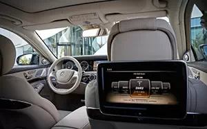   Mercedes-Benz S65 AMG - 2013