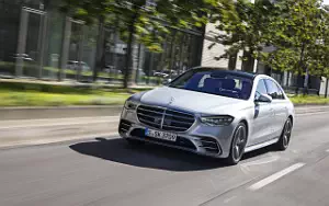   Mercedes-Benz S-class AMG Line (High Tech Silver) - 2020