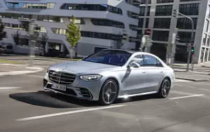   Mercedes-Benz S-class AMG Line (High Tech Silver) - 2020