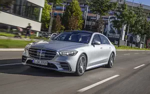   Mercedes-Benz S-class AMG Line (High Tech Silver) - 2020