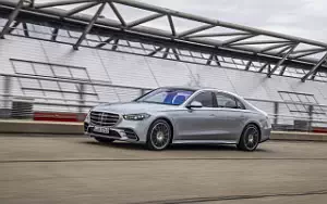  Mercedes-Benz S-class AMG Line (High Tech Silver) - 2020