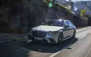   Mercedes-Benz S-class AMG Line (High Tech Silver) - 2020