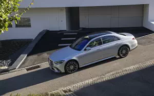   Mercedes-Benz S-class AMG Line (High Tech Silver) - 2020