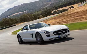   Mercedes-Benz SLS AMG GT Roadster - 2012
