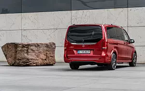   Mercedes-Benz V-class Designo Hyacinth Red Metallic - 2017