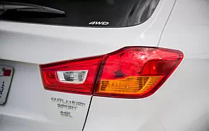  Mitsubishi Outlander Sport SEL US-spec - 2015