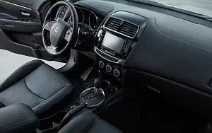   Mitsubishi Outlander Sport SEL US-spec - 2015