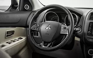  Mitsubishi Outlander Sport SEL US-spec - 2015