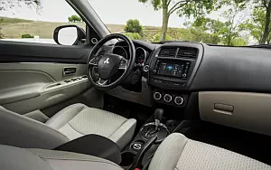   Mitsubishi Outlander Sport SEL US-spec - 2015