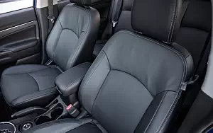  Mitsubishi Outlander Sport SEL US-spec - 2015