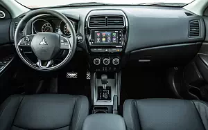   Mitsubishi Outlander Sport SEL US-spec - 2017