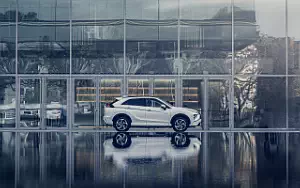   Mitsubishi Eclipse Cross Plug-in Hybrid - 2020