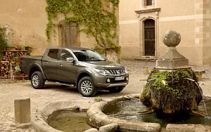   Mitsubishi L200 Double Cab - 2015