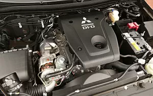   Mitsubishi L200 Double Cab - 2015