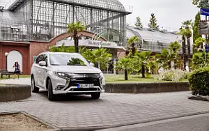   Mitsubishi Outlander PHEV - 2018