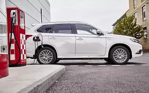   Mitsubishi Outlander PHEV - 2018