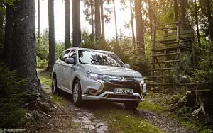   Mitsubishi Outlander PHEV - 2020