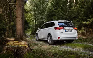   Mitsubishi Outlander PHEV - 2020
