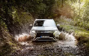   Mitsubishi Outlander PHEV - 2020