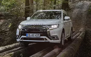   Mitsubishi Outlander PHEV - 2020