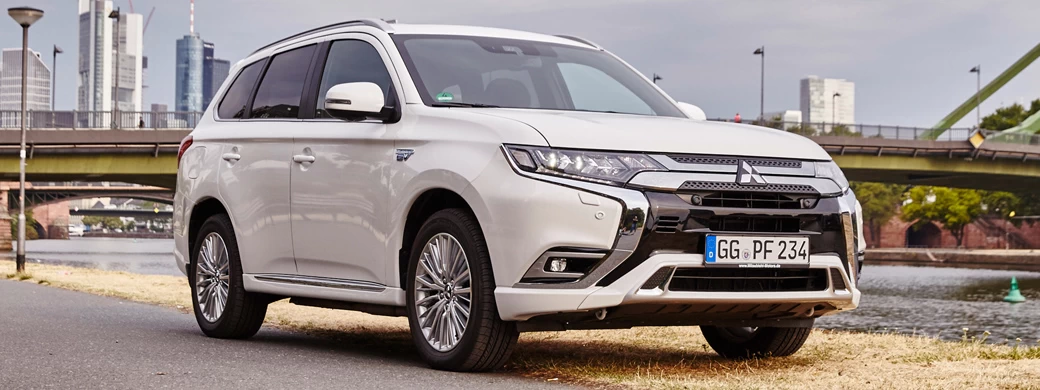   Mitsubishi Outlander PHEV - 2018 - Car wallpapers