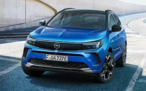   Opel Grandland Hybrid4 - 2021