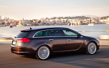   Opel Insignia BiTurbo Sports Tourer - 2012