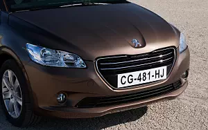   Peugeot 301 - 2012