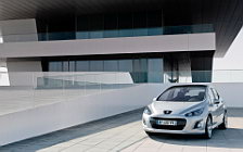   Peugeot 308 5door - 2011