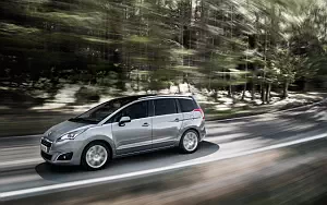   Peugeot 5008 - 2013