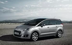   Peugeot 5008 - 2013