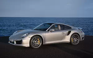   Porsche 911 Turbo S - 2013