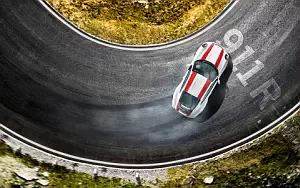   Porsche 911 R - 2016