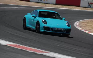   Porsche 911 Carrera GTS - 2017