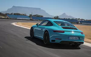   Porsche 911 Carrera GTS - 2017