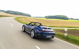   Porsche 911 Carrera Cabriolet (Gentian Blue Metallic) - 2019