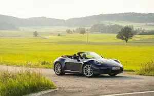   Porsche 911 Carrera Cabriolet (Gentian Blue Metallic) - 2019