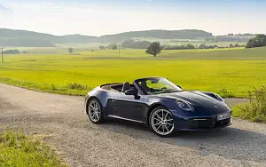   Porsche 911 Carrera Cabriolet (Gentian Blue Metallic) - 2019