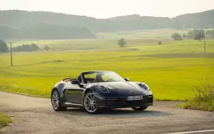   Porsche 911 Carrera Cabriolet (Gentian Blue Metallic) - 2019