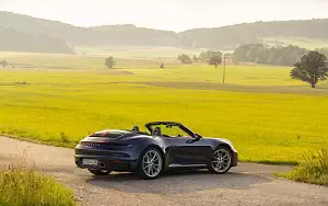   Porsche 911 Carrera Cabriolet (Gentian Blue Metallic) - 2019